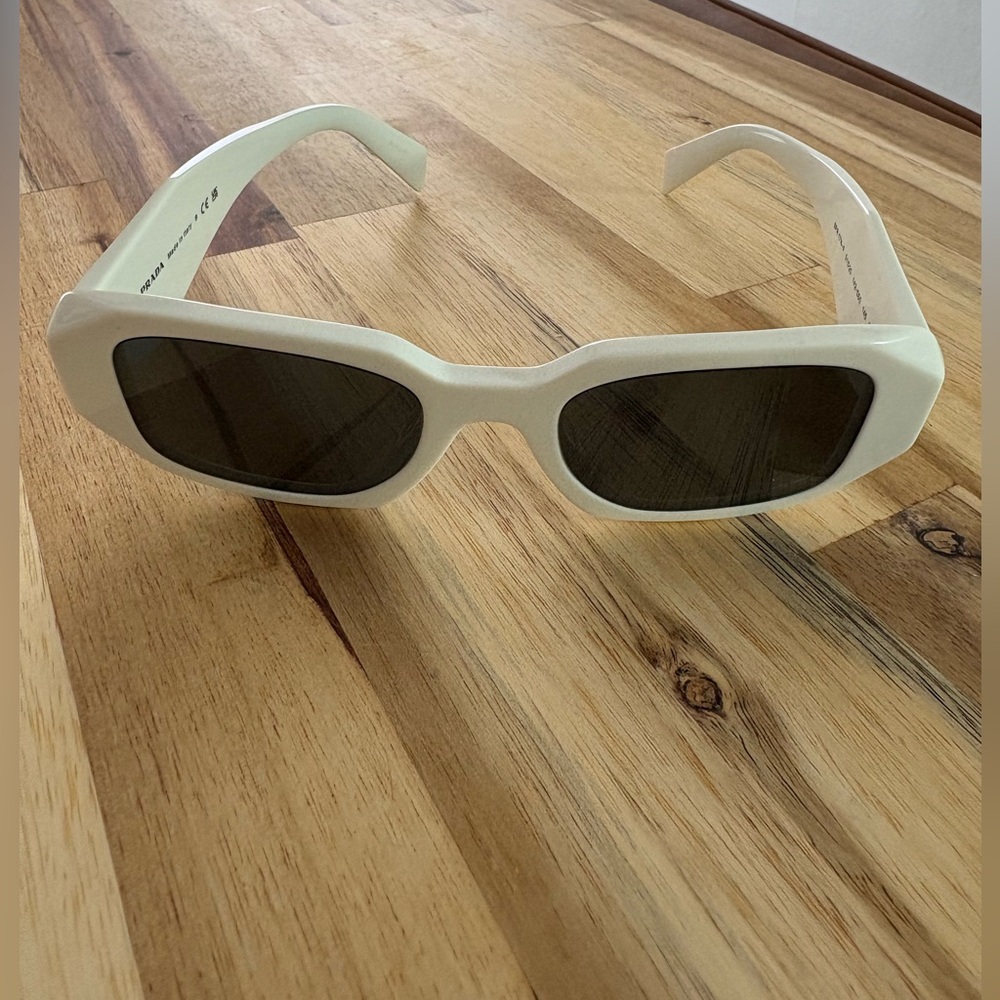 Prada Sunglasses - Symbole geometric-frame sunglasses